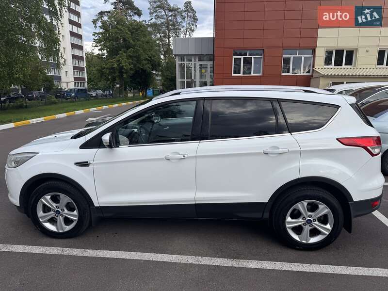 Внедорожник / Кроссовер Ford Kuga 2016 в Ирпене