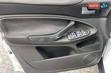 Внедорожник / Кроссовер Ford Kuga 2010 в 