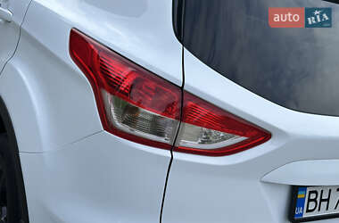 Внедорожник / Кроссовер Ford Kuga 2013 в 
