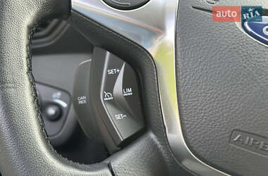 Внедорожник / Кроссовер Ford Kuga 2013 в 