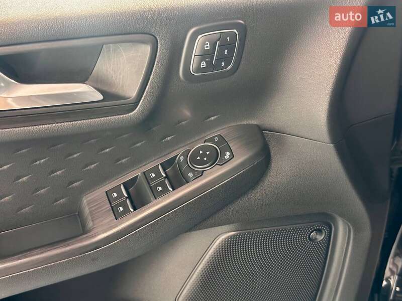 Внедорожник / Кроссовер Ford Kuga 2020 в Львове