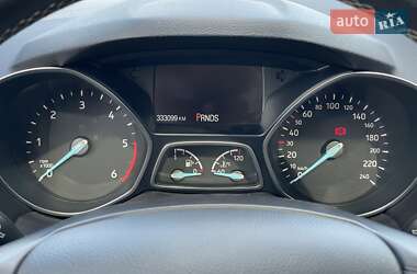 Внедорожник / Кроссовер Ford Kuga 2017 в 