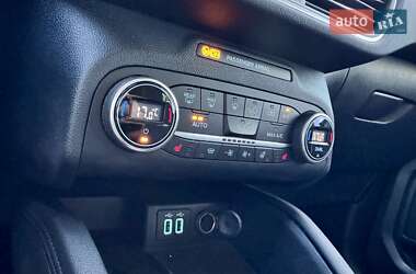 Внедорожник / Кроссовер Ford Kuga 2021 в 