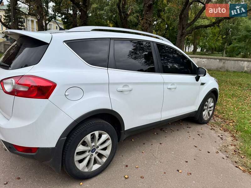 Внедорожник / Кроссовер Ford Kuga 2011 в Чернигове