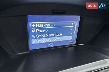 Внедорожник / Кроссовер Ford Kuga 2015 в 