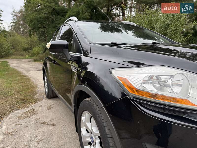 Внедорожник / Кроссовер Ford Kuga 2010 в Киеве