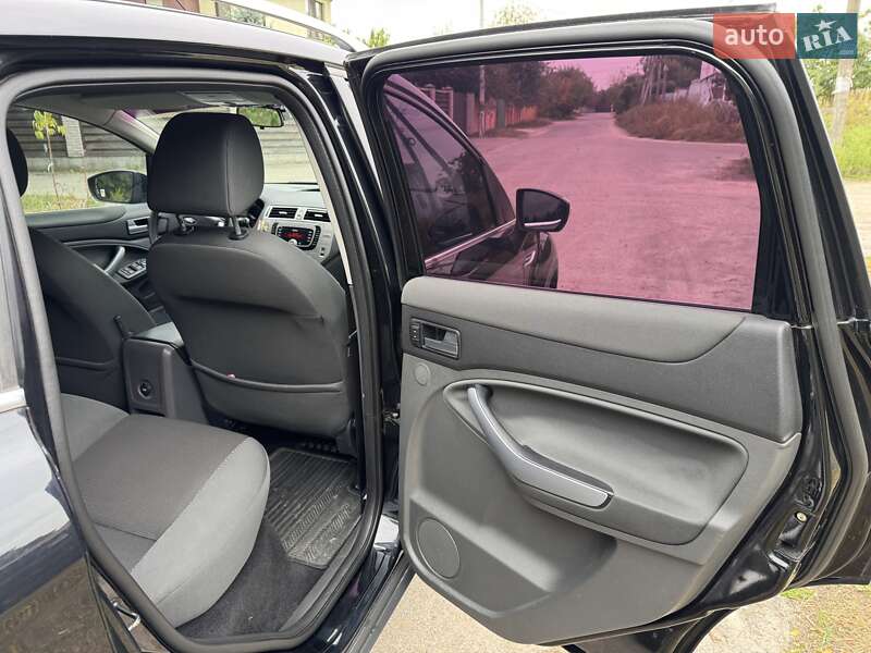 Внедорожник / Кроссовер Ford Kuga 2010 в Киеве