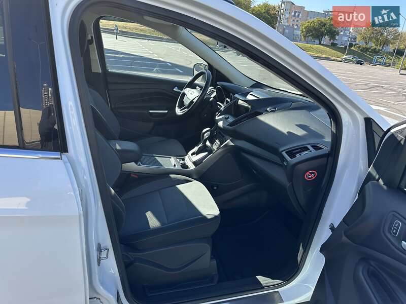 Внедорожник / Кроссовер Ford Kuga 2016 в Киеве