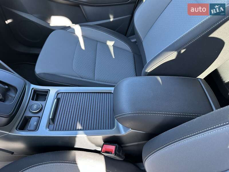 Внедорожник / Кроссовер Ford Kuga 2016 в Киеве