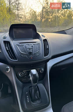 Внедорожник / Кроссовер Ford Kuga 2013 в 