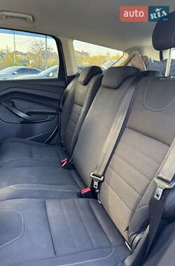 Внедорожник / Кроссовер Ford Kuga 2013 в 