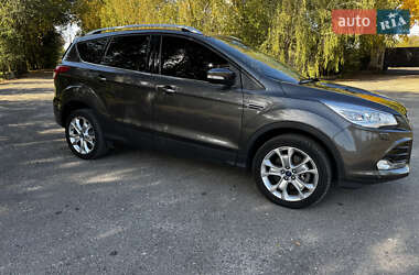 Внедорожник / Кроссовер Ford Kuga 2015 в 