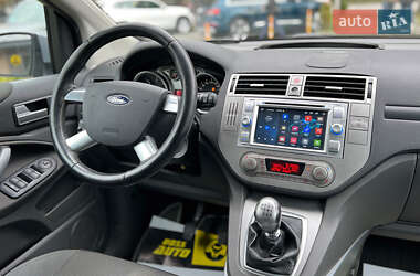 Внедорожник / Кроссовер Ford Kuga 2012 в 