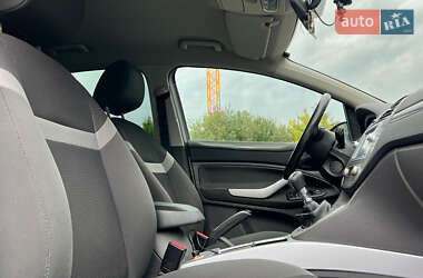 Внедорожник / Кроссовер Ford Kuga 2012 в 