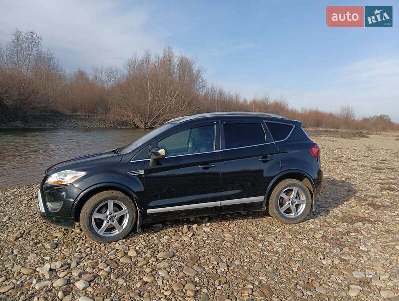 Внедорожник / Кроссовер Ford Kuga 2011 в 