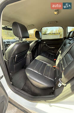 Внедорожник / Кроссовер Ford Kuga 2011 в 