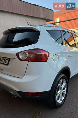 Внедорожник / Кроссовер Ford Kuga 2011 в 