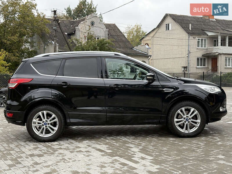 Внедорожник / Кроссовер Ford Kuga 2016 в Кременце