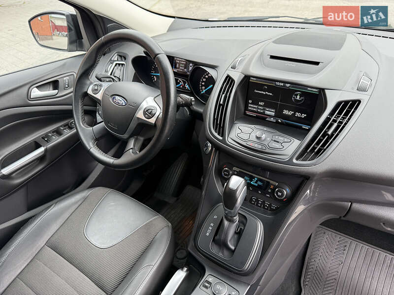 Внедорожник / Кроссовер Ford Kuga 2016 в Кременце