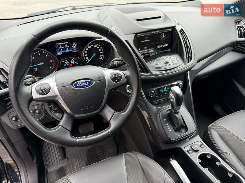 Внедорожник / Кроссовер Ford Kuga 2016 в Кременце