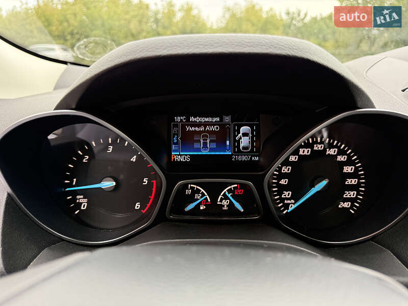 Внедорожник / Кроссовер Ford Kuga 2016 в Кременце