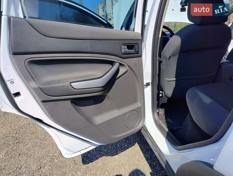 Внедорожник / Кроссовер Ford Kuga 2011 в Харькове