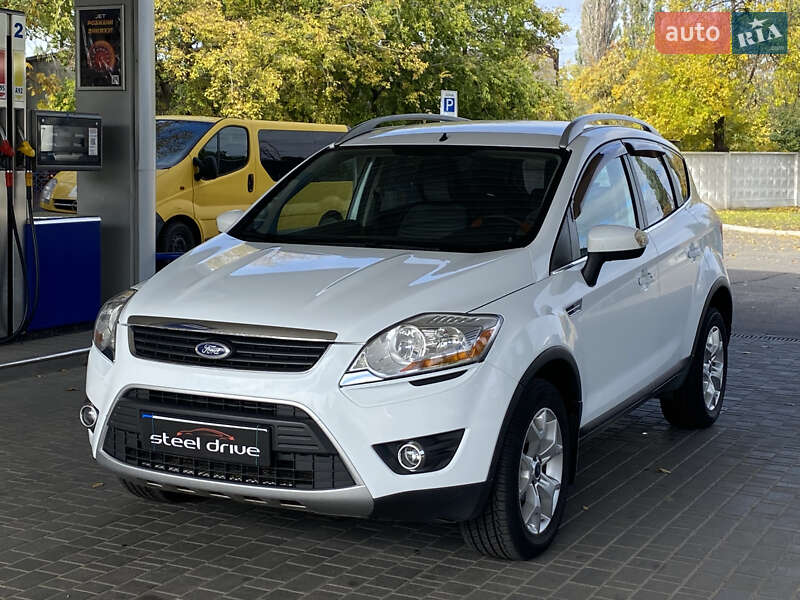 Внедорожник / Кроссовер Ford Kuga 2010 в 