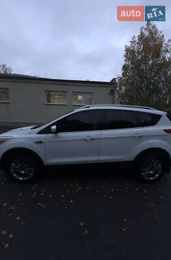 Позашляховик / Кросовер Ford Kuga 2013 в  фото 10 Позашляховик / Кросовер Ford Kuga 2013 в