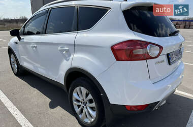 Позашляховик / Кросовер Ford Kuga 2011 в 