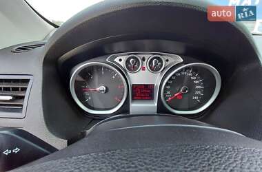 Позашляховик / Кросовер Ford Kuga 2011 в 