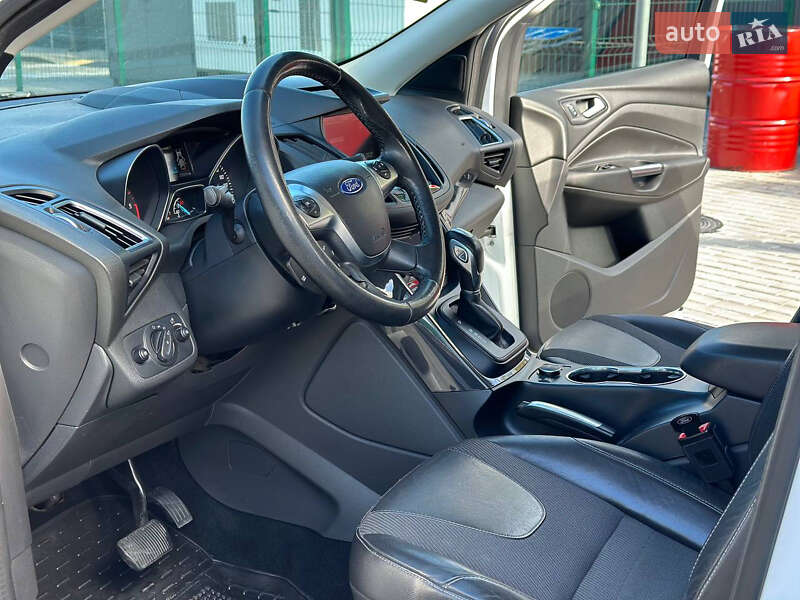 Внедорожник / Кроссовер Ford Kuga 2016 в Днепре