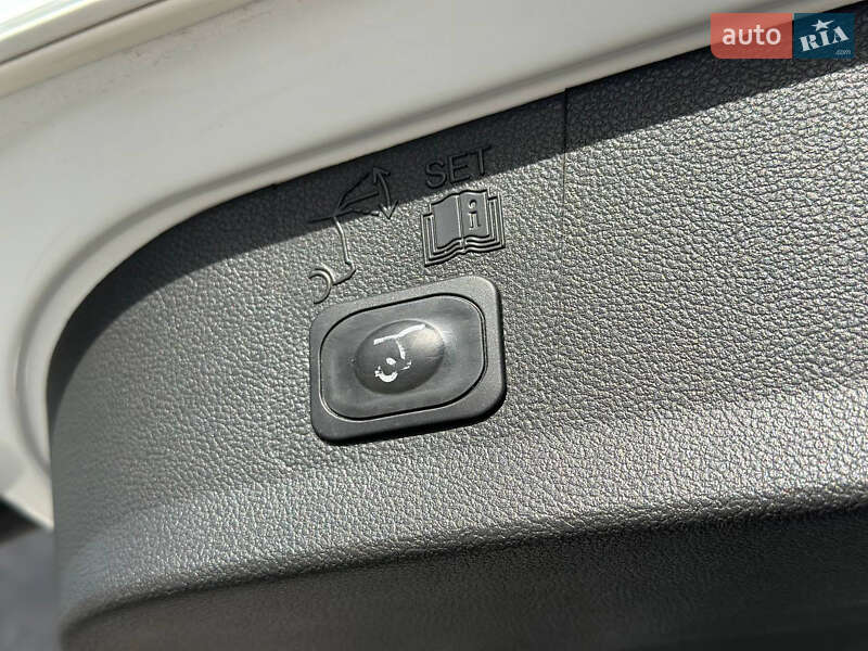 Внедорожник / Кроссовер Ford Kuga 2016 в Днепре