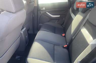 Внедорожник / Кроссовер Ford Kuga 2012 в 