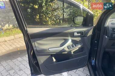 Внедорожник / Кроссовер Ford Kuga 2012 в 
