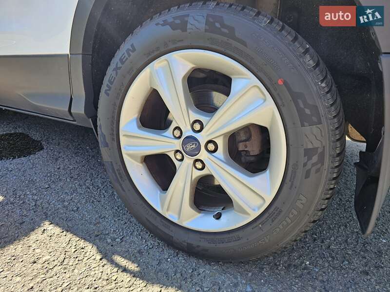 Позашляховик / Кросовер Ford Kuga 2013 в Львові