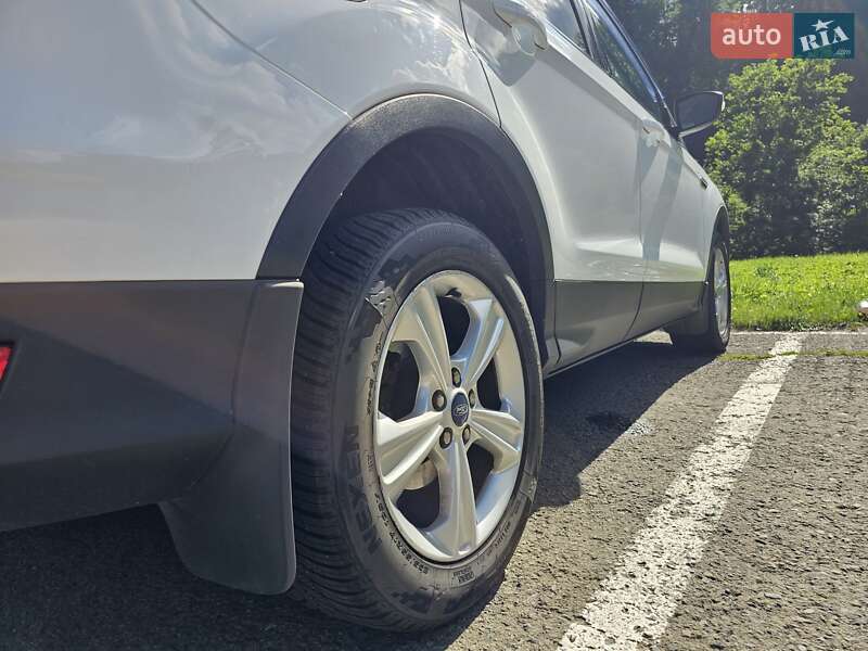 Позашляховик / Кросовер Ford Kuga 2013 в Львові