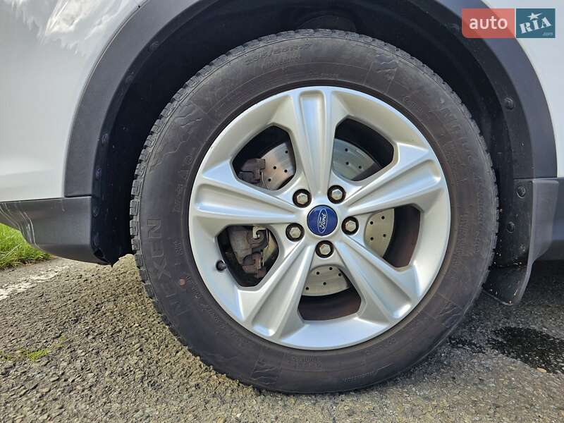 Позашляховик / Кросовер Ford Kuga 2013 в Львові