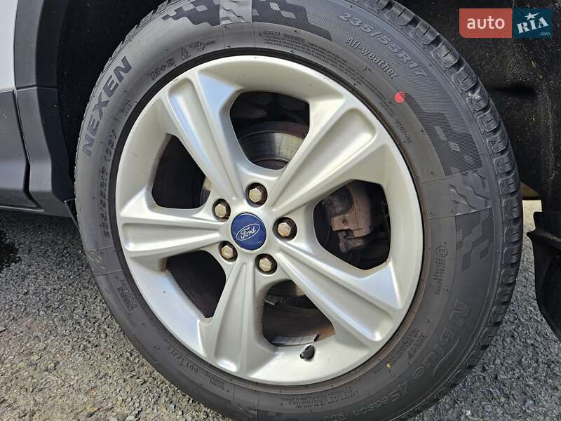 Позашляховик / Кросовер Ford Kuga 2013 в Львові