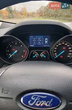 Позашляховик / Кросовер Ford Kuga 2014 в  фото 4 Позашляховик / Кросовер Ford Kuga 2014 в