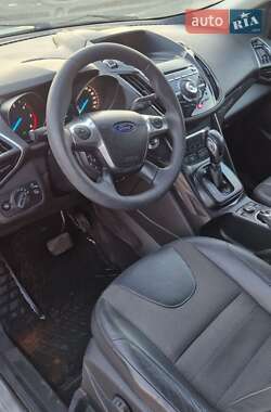 Позашляховик / Кросовер Ford Kuga 2013 в 
