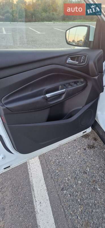 Внедорожник / Кроссовер Ford Kuga 2013 в Черновцах