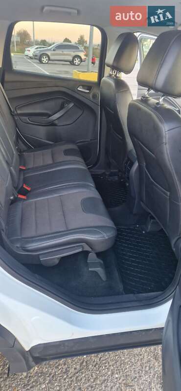 Внедорожник / Кроссовер Ford Kuga 2013 в Черновцах