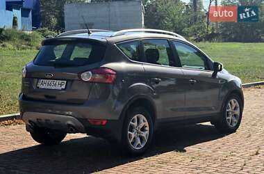 Позашляховик / Кросовер Ford Kuga 2012 в 