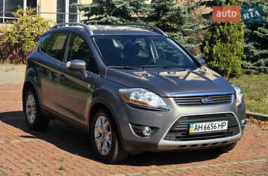 Позашляховик / Кросовер Ford Kuga 2012 в 
