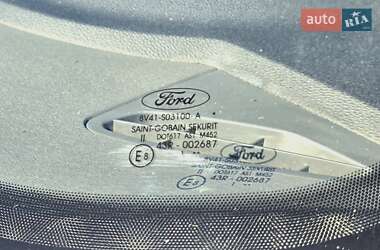 Позашляховик / Кросовер Ford Kuga 2012 в 