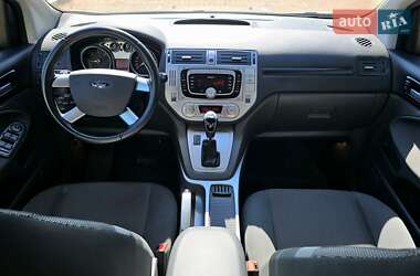 Позашляховик / Кросовер Ford Kuga 2012 в 
