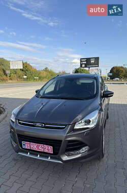Позашляховик / Кросовер Ford Kuga 2014 в  фото 6 Позашляховик / Кросовер Ford Kuga 2014 в