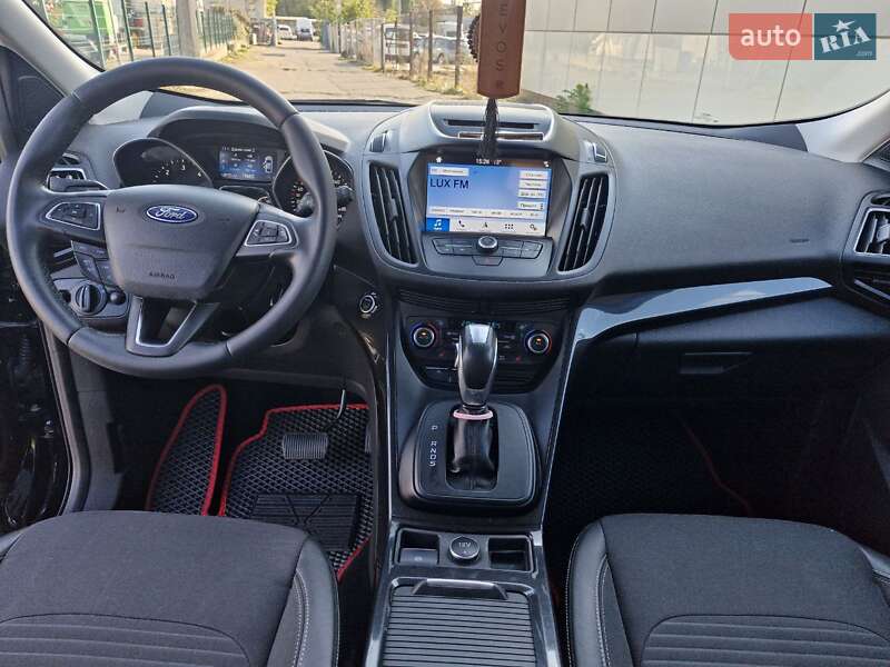 Позашляховик / Кросовер Ford Kuga 2019 в Миколаєві