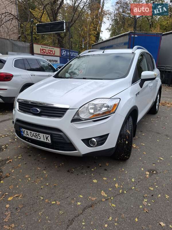 Позашляховик / Кросовер Ford Kuga 2010 в Києві