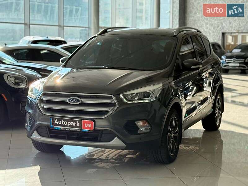 Внедорожник / Кроссовер Ford Kuga 2017 в 